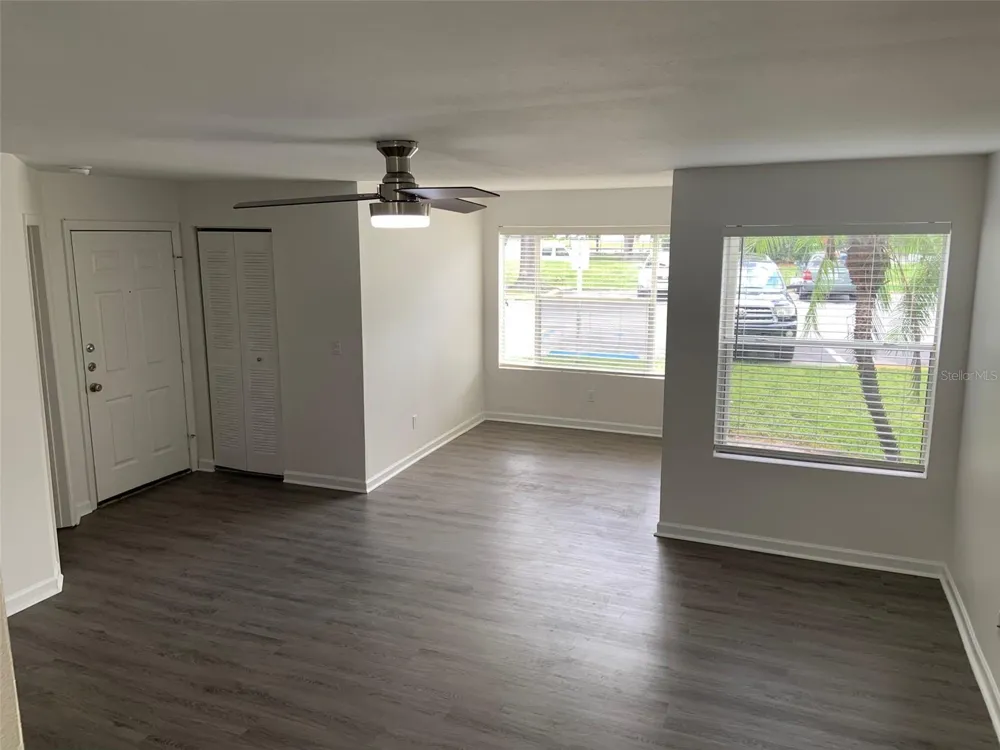 4752 WALDEN CIRCLE #715 Orlando, FL 32811