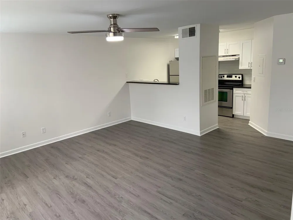 4752 WALDEN CIRCLE #715 Orlando, FL 32811