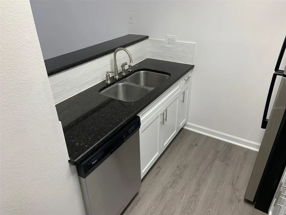 4752 WALDEN CIRCLE #715 Orlando, FL 32811