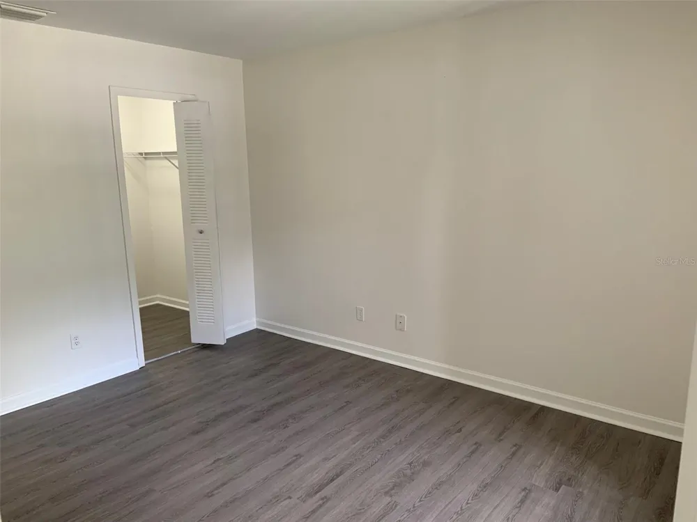 4752 WALDEN CIRCLE #715 Orlando, FL 32811