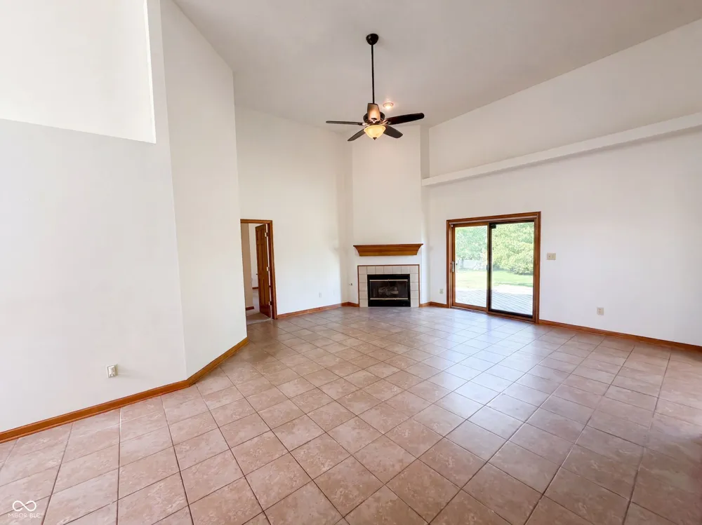 10048 Ironway Drive Indianapolis, IN 46239