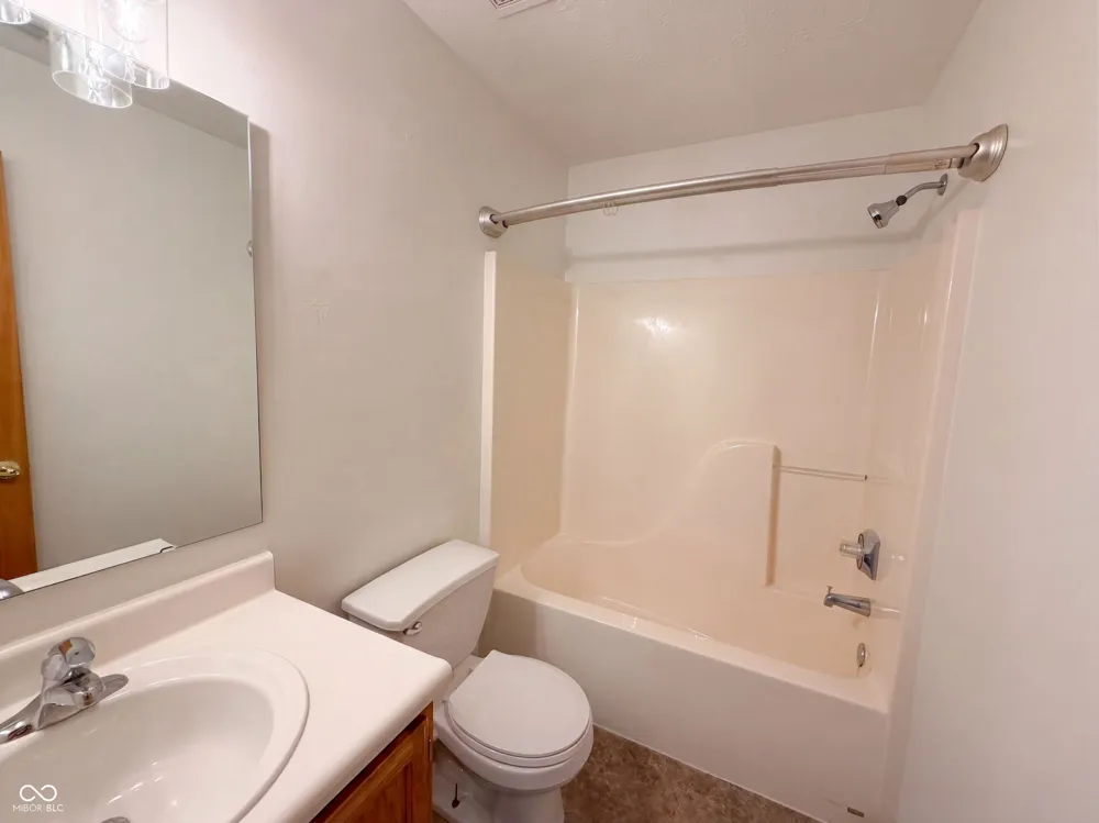 10048 Ironway Drive Indianapolis, IN 46239