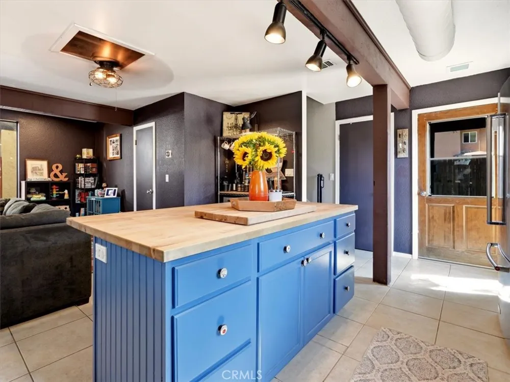 22363 H Santa Margarita, CA 93453