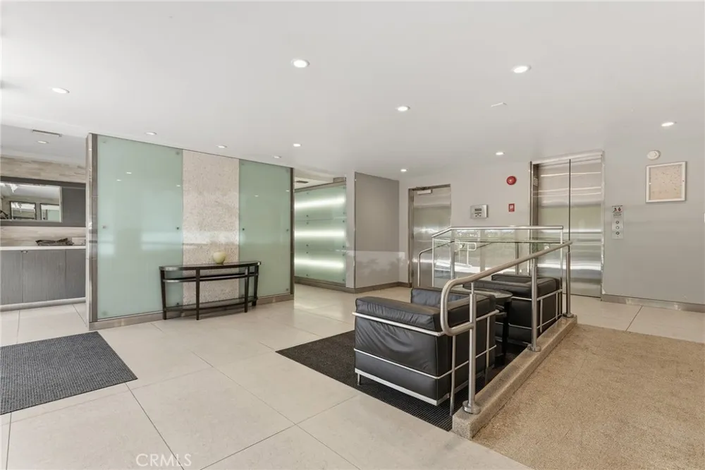 1880 Veteran Avenue #306 Los Angeles, CA 90025
