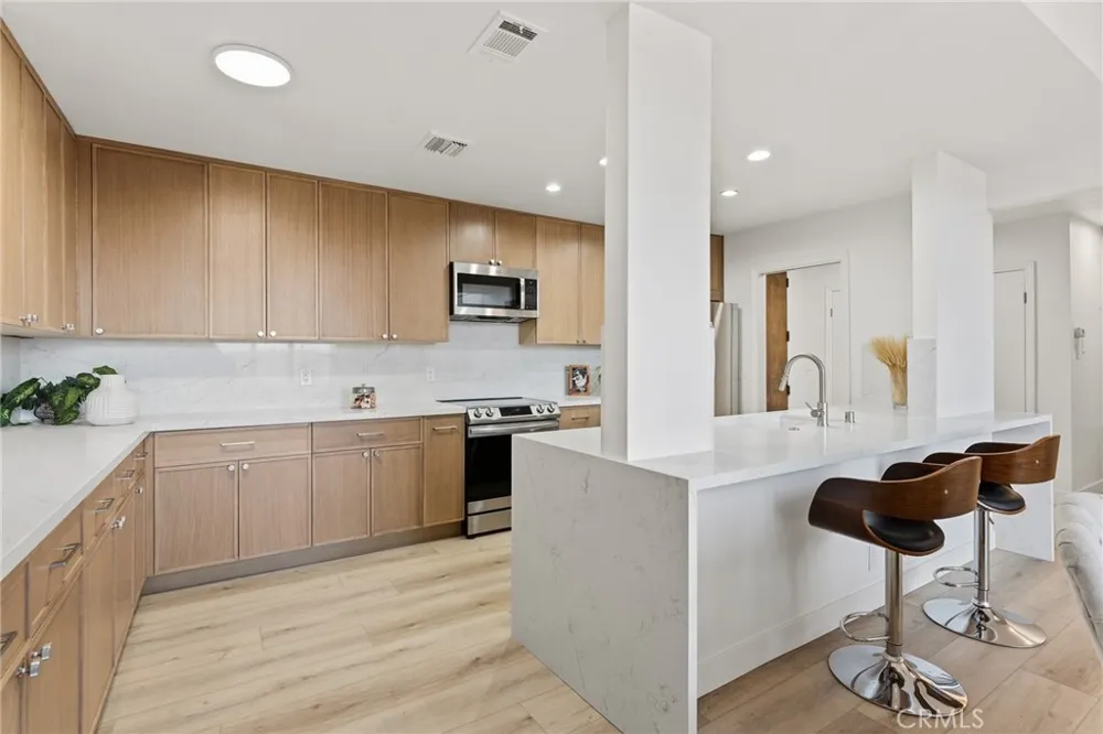 1880 Veteran Avenue #306 Los Angeles, CA 90025