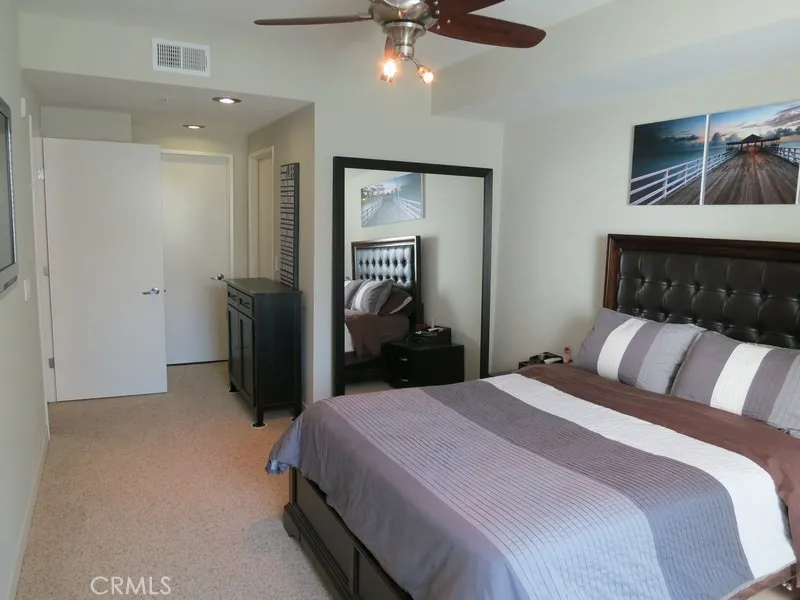 21301 Erwin #326 Woodland Hills, CA 91367