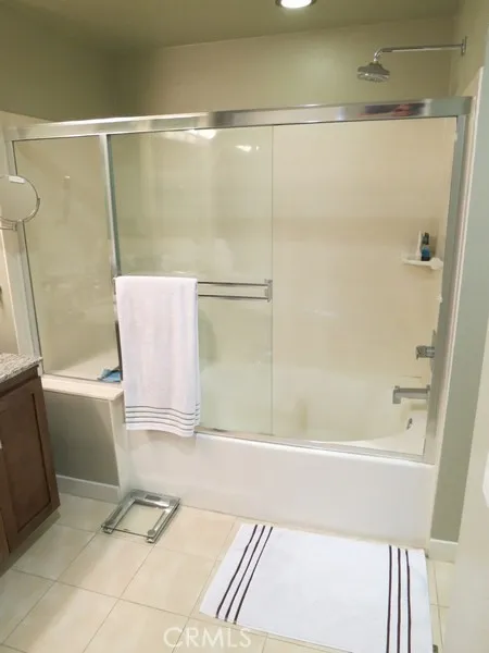 21301 Erwin #326 Woodland Hills, CA 91367