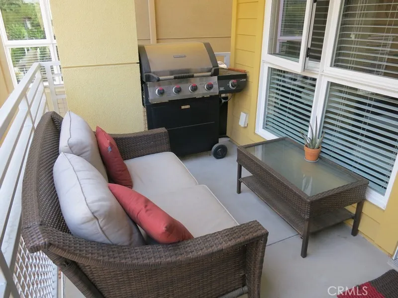 21301 Erwin #326 Woodland Hills, CA 91367
