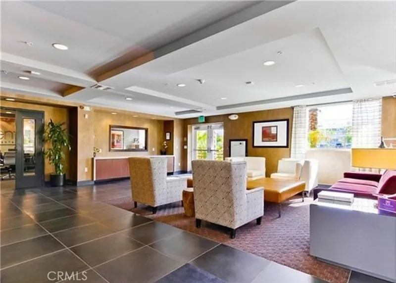 21301 Erwin #326 Woodland Hills, CA 91367