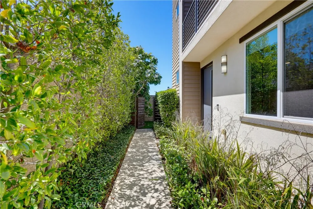 2125 Evans Costa Mesa, CA 92627