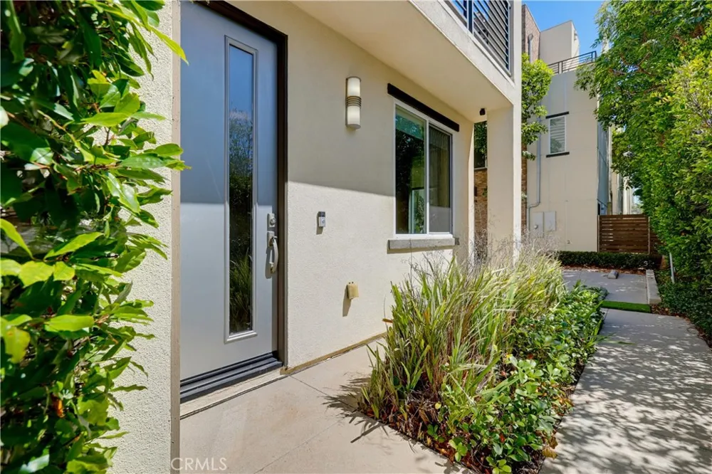 2125 Evans Costa Mesa, CA 92627