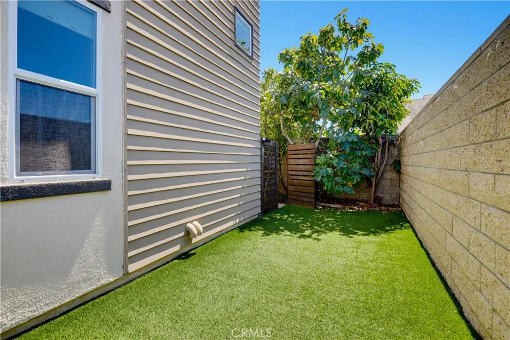 2125 Evans Costa Mesa, CA 92627
