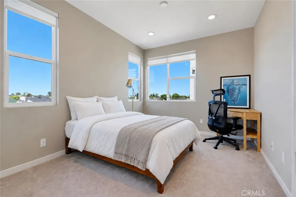 2125 Evans Costa Mesa, CA 92627