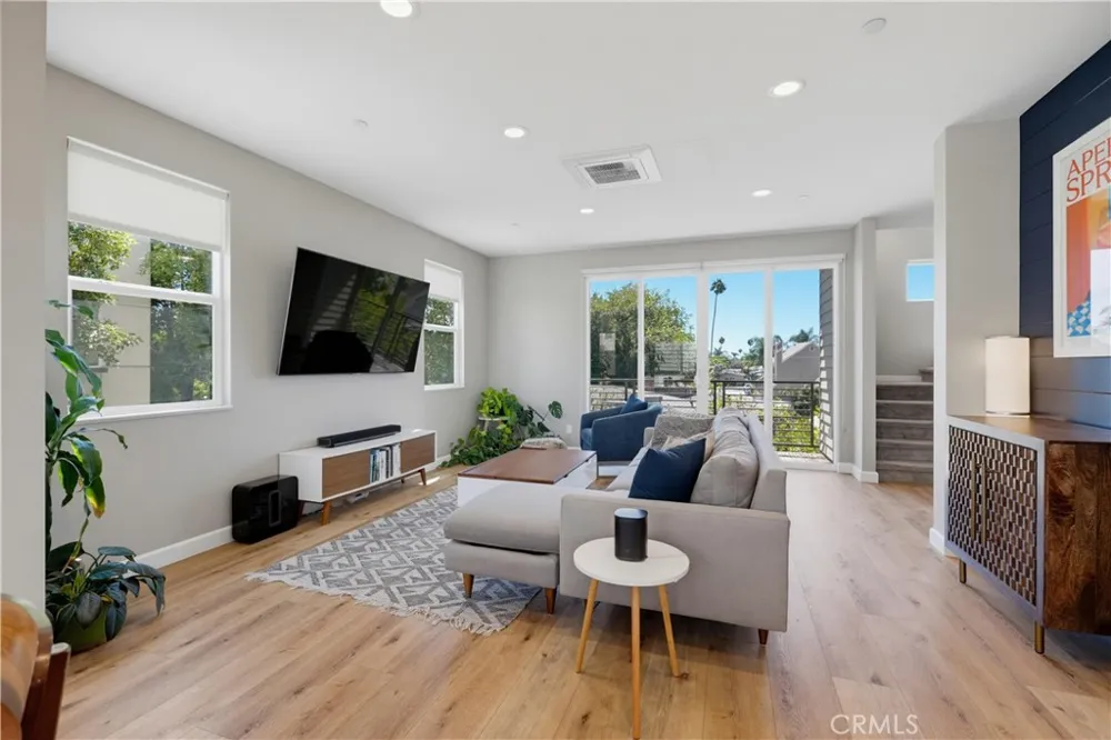 2125 Evans Costa Mesa, CA 92627
