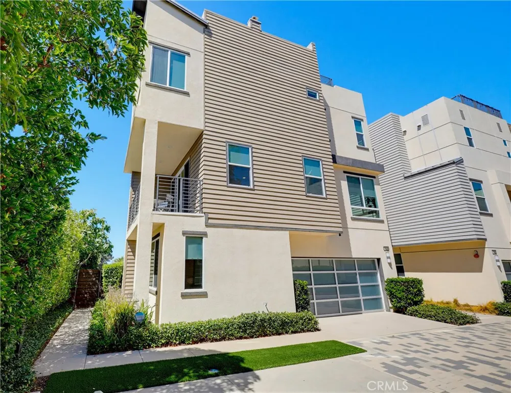 2125 Evans Costa Mesa, CA 92627
