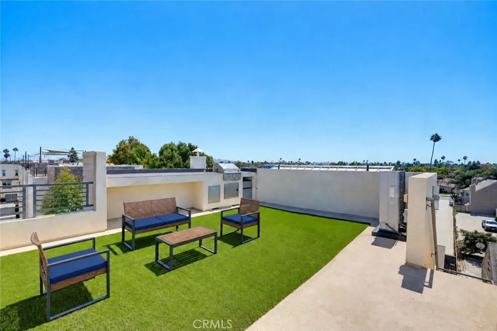 2125 Evans Costa Mesa, CA 92627
