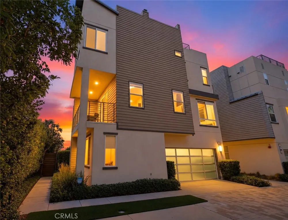 2125 Evans Costa Mesa, CA 92627