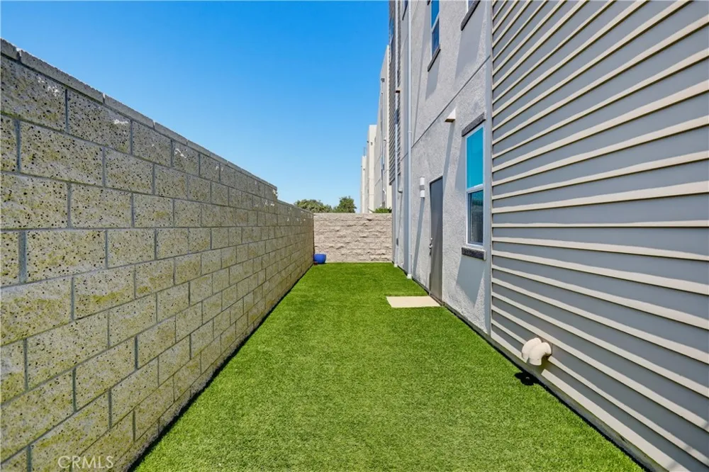 2125 Evans Costa Mesa, CA 92627