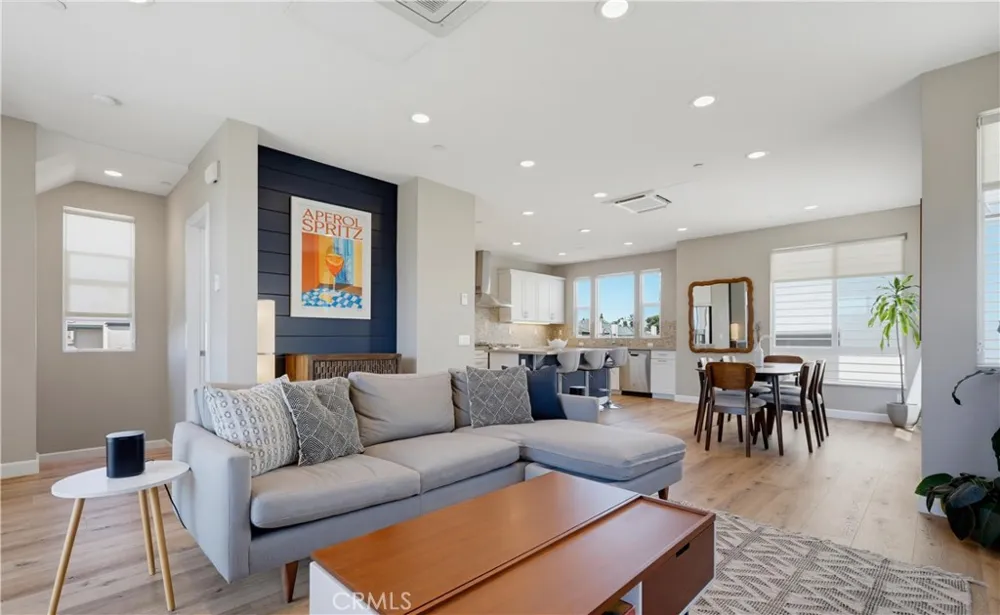 2125 Evans Costa Mesa, CA 92627