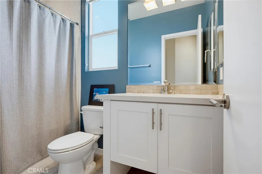 2125 Evans Costa Mesa, CA 92627