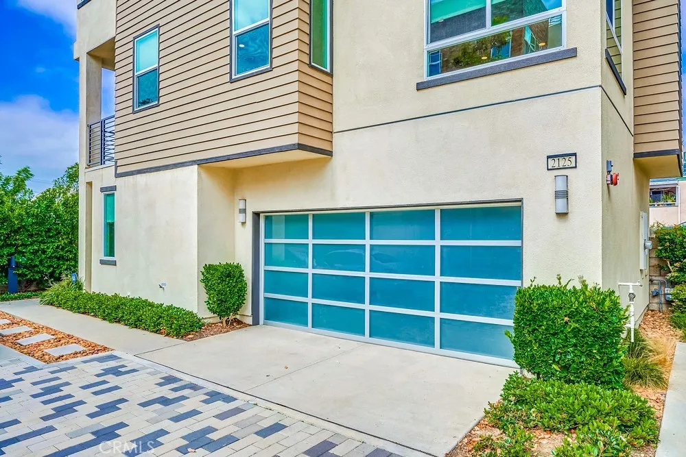 2125 Evans Costa Mesa, CA 92627