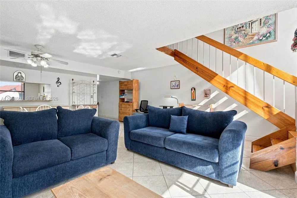 9905 NW 9th St Cir #12-21 Miami, FL 33172