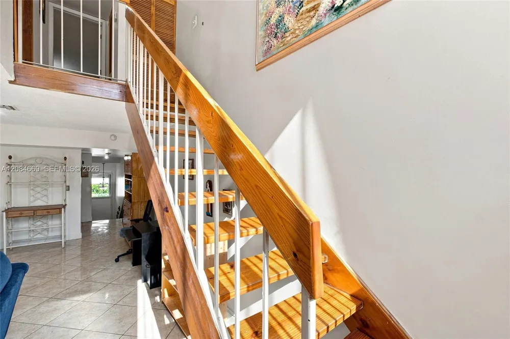 9905 NW 9th St Cir #12-21 Miami, FL 33172