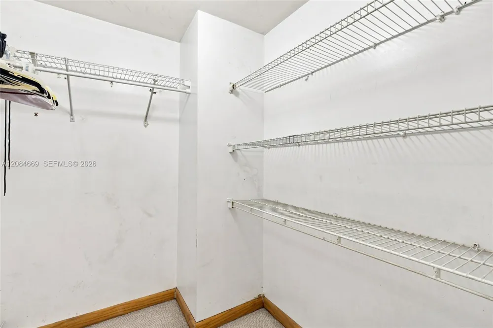 9905 NW 9th St Cir #12-21 Miami, FL 33172