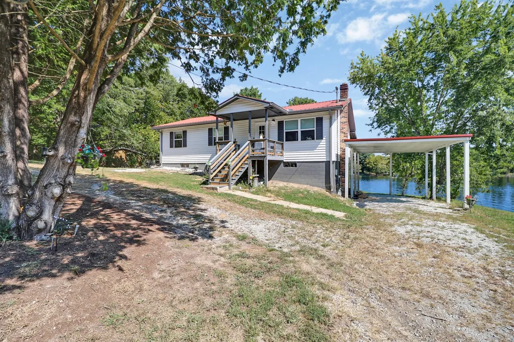 515 Silver Lake Dr Jamestown, TN 38556