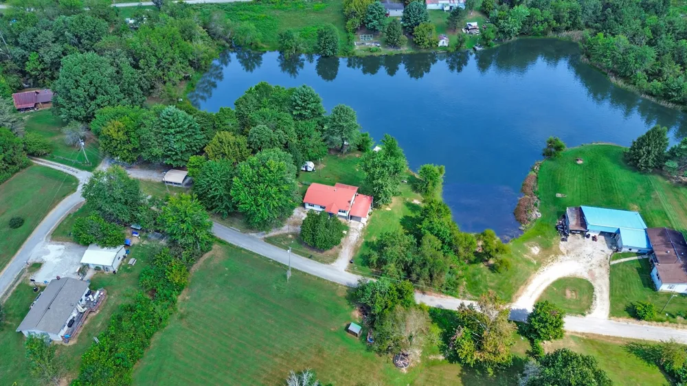 515 Silver Lake Dr Jamestown, TN 38556