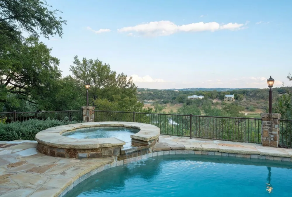 3220 Fall Creek Estates Drive Spicewood, TX 78669