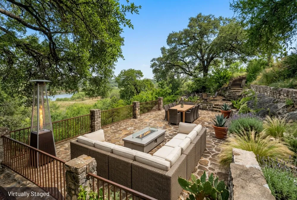3220 Fall Creek Estates Drive Spicewood, TX 78669