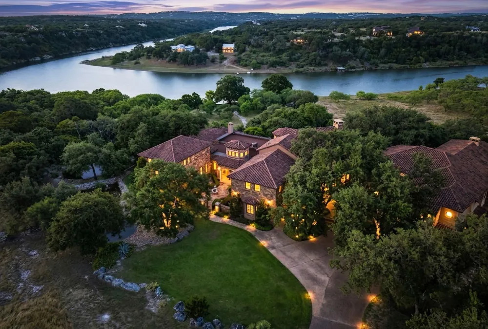 3220 Fall Creek Estates Drive Spicewood, TX 78669