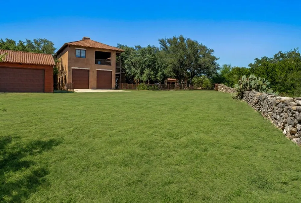 3220 Fall Creek Estates Drive Spicewood, TX 78669
