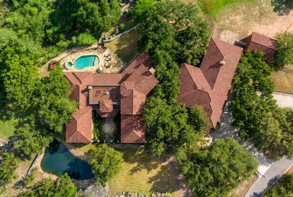 3220 Fall Creek Estates Drive Spicewood, TX 78669