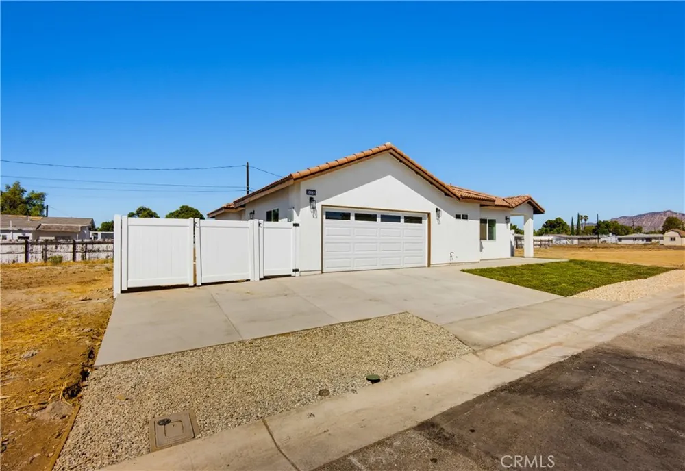 24732 Eucalyptus Moreno Valley, CA 92553