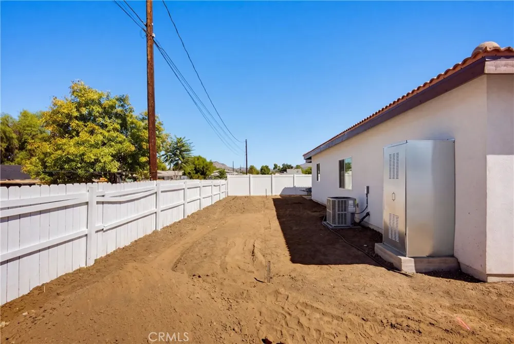 24732 Eucalyptus Moreno Valley, CA 92553