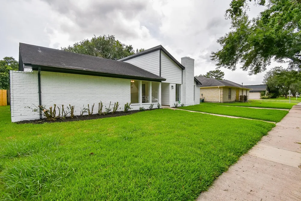 1815 Mustang Springs Drive Missouri City, TX 77459