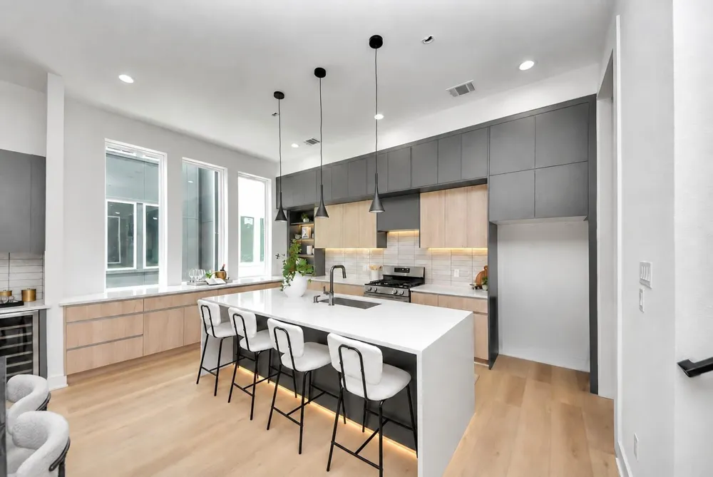 1601 W 25th Street Houston, TX 77008