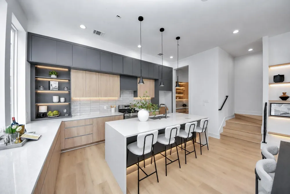 1601 W 25th Street Houston, TX 77008