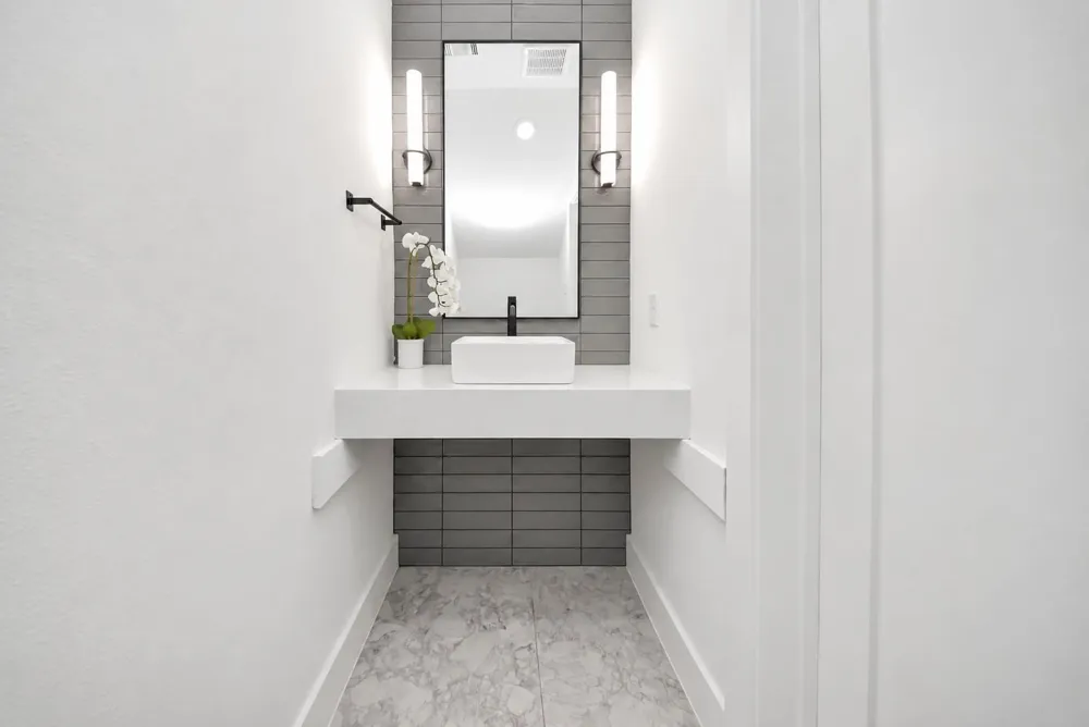 1601 W 25th Street Houston, TX 77008