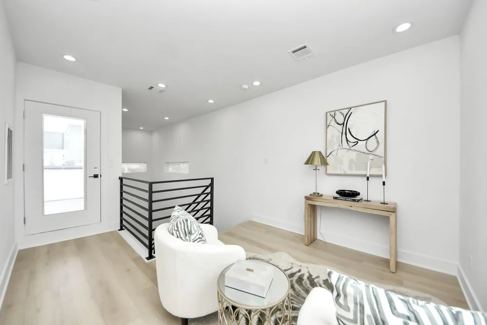 1601 W 25th Street Houston, TX 77008