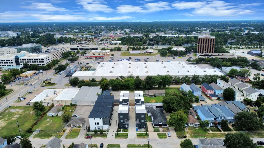 1601 W 25th Street Houston, TX 77008