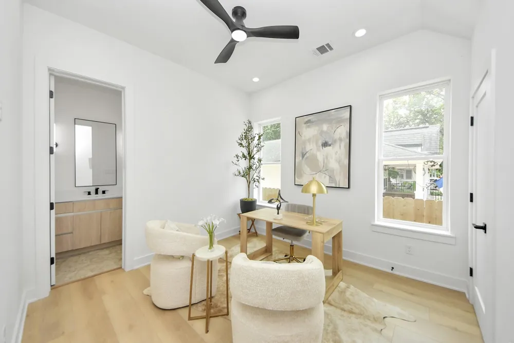 1601 W 25th Street Houston, TX 77008