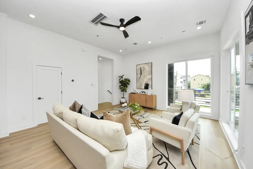 1601 W 25th Street Houston, TX 77008