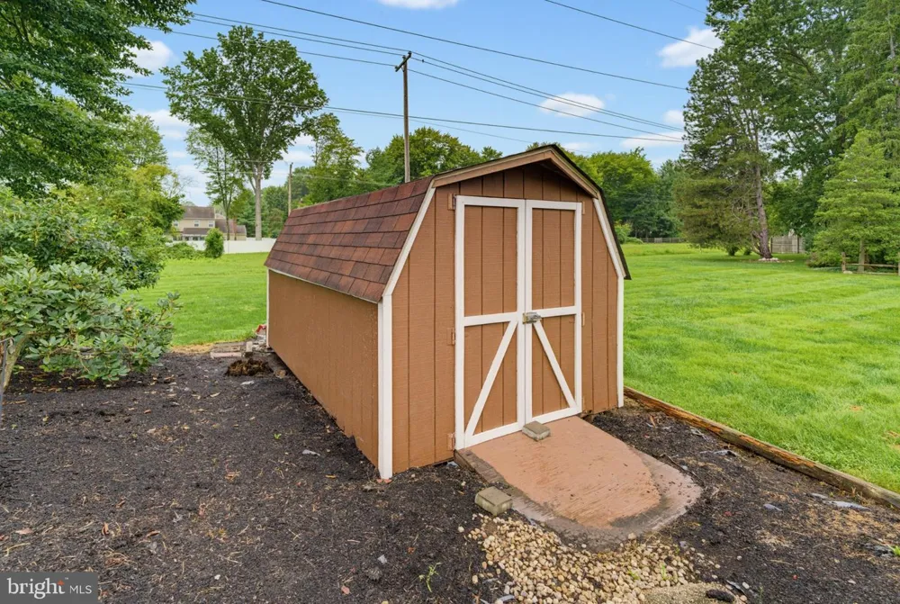 200 TRAPPE LANE Langhorne, PA 19047