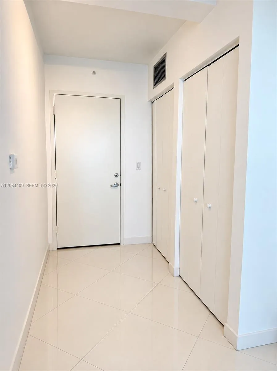 690 SW 1st Ct #602 Miami, FL 33130