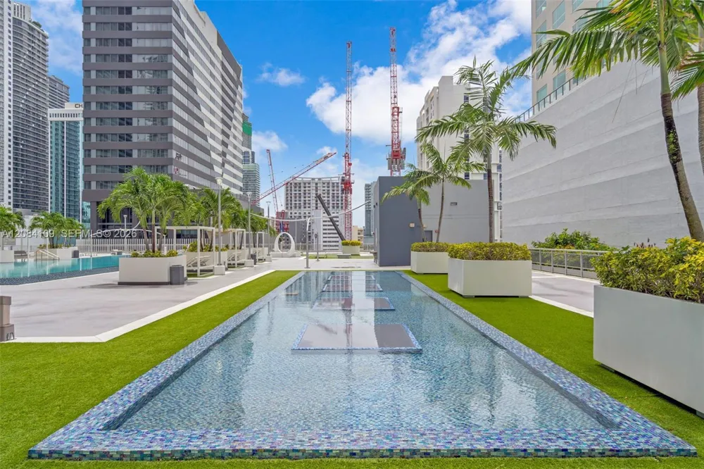 690 SW 1st Ct #602 Miami, FL 33130