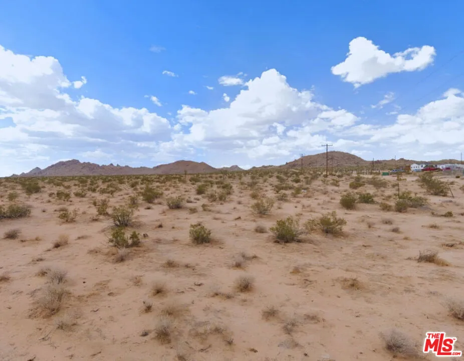 9 Rose Lane Lucerne Valley, CA 92356