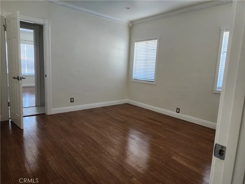 840 S Dunsmuir Los Angeles, CA 90036